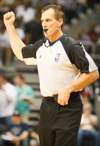 篮球计时规则啥时候开始的_篮球的计时规则_篮球计时开始手势