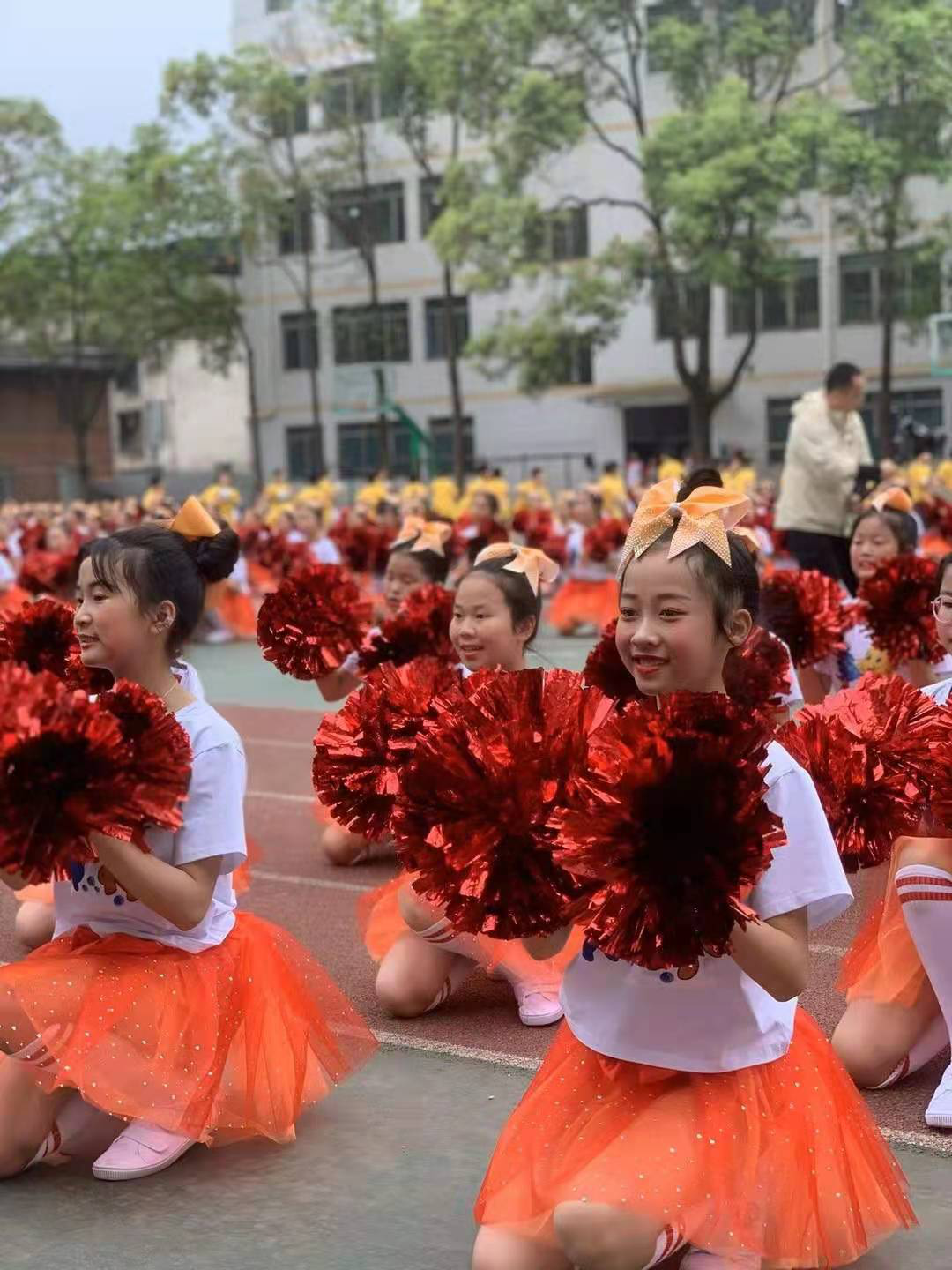 小学最流行的团体操视频_小学生团体操动作_小学体操团身运动